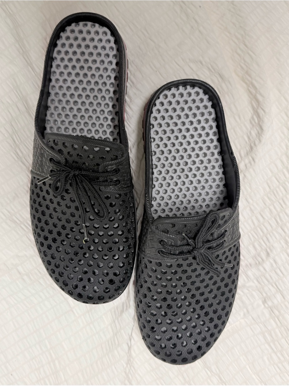 Men's Breathable Black Slip-On Lace Clog